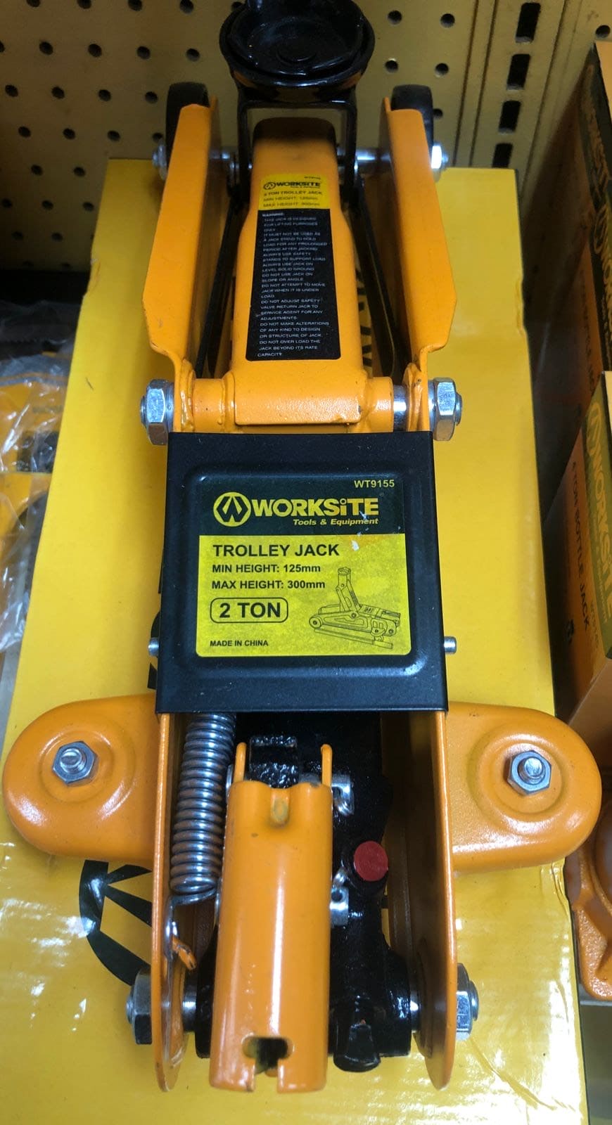 Worksite 2 Ton (4,000 lb) Capacity Floor Jack Ergonomic Design Simple design for ease of use and maintenance. Integrated carry handle design is convenient and easy to lift and place.-WT9155 Worksite Hand Tools
