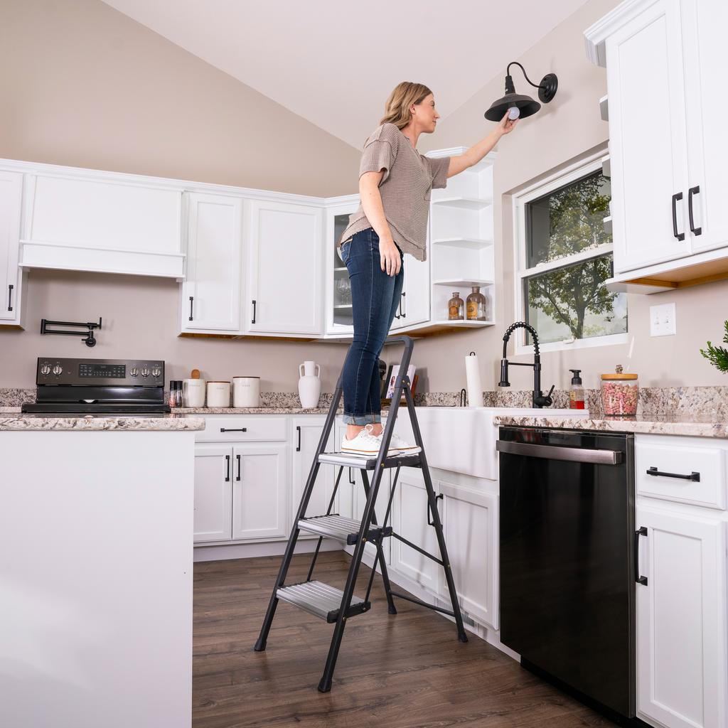 Cosco 3-Step Folding Ladder - 482006 ebuystt