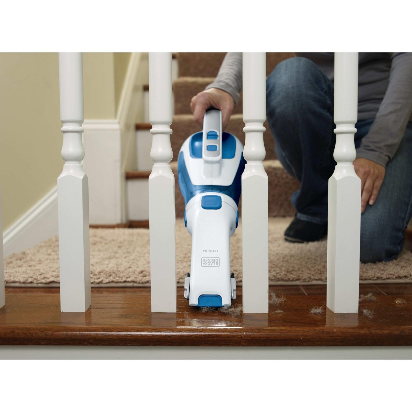 BLACK+DECKER dustbuster Handheld Vacuum, Cordless 10.8V, with Rotating and Extendable Nozzle (HHVI320JR02) BLACK+DECKER