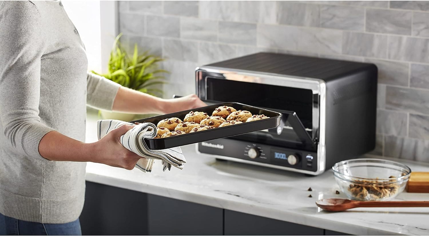 KITCHENAID KCO211BM DIGITAL COUNTERTOP OVEN - KTCNADFC3520 Pie's Variety Store