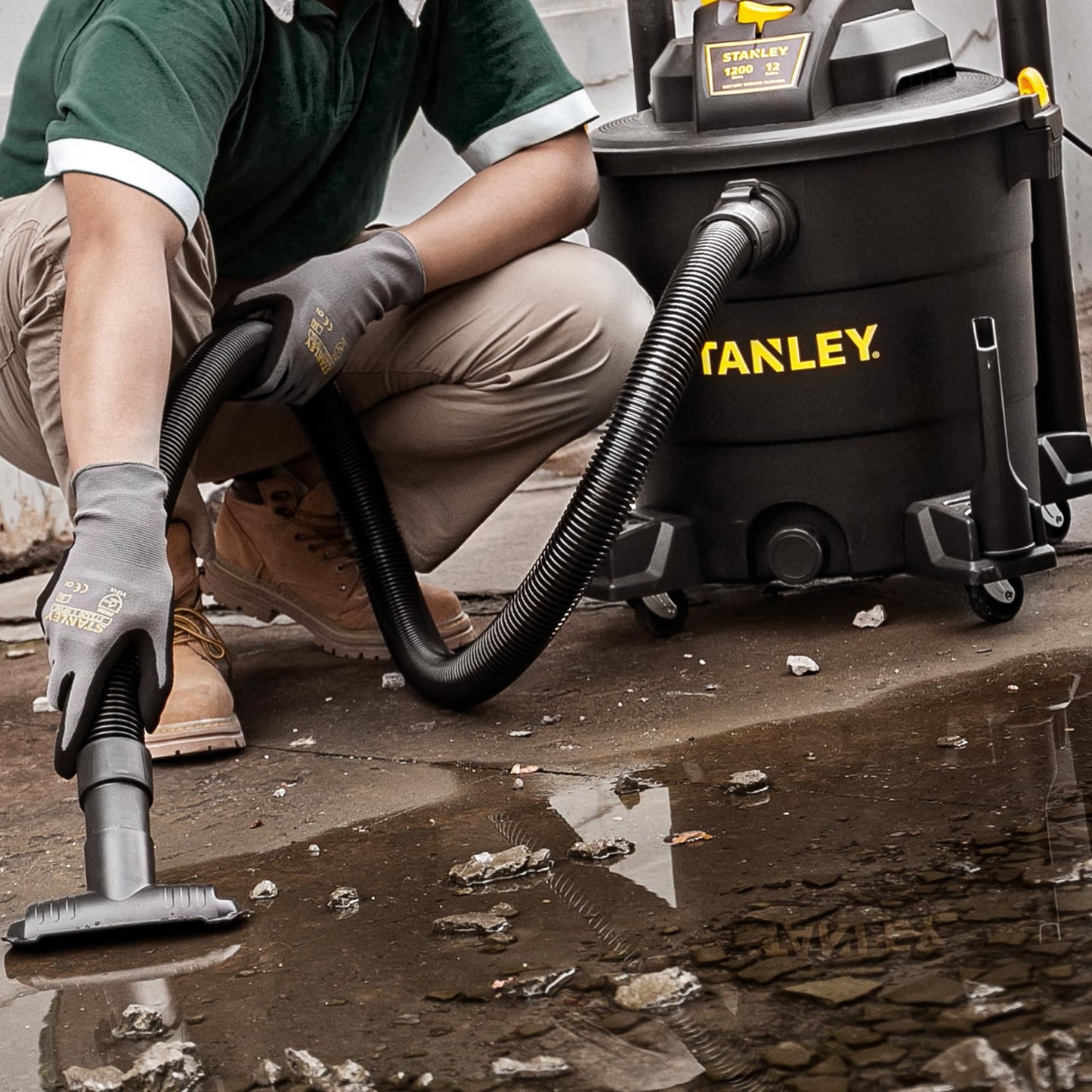 STANLEY 12 Gallon 5.5 Peak HP Wet/Dry Vacuum, 3 in 1 Shop Vacuum Blower,1-7/8"x6 Hose, Range for Garage, Carpet Clean, Workshop with Vacuum Attachments-SL18199P STANLEY