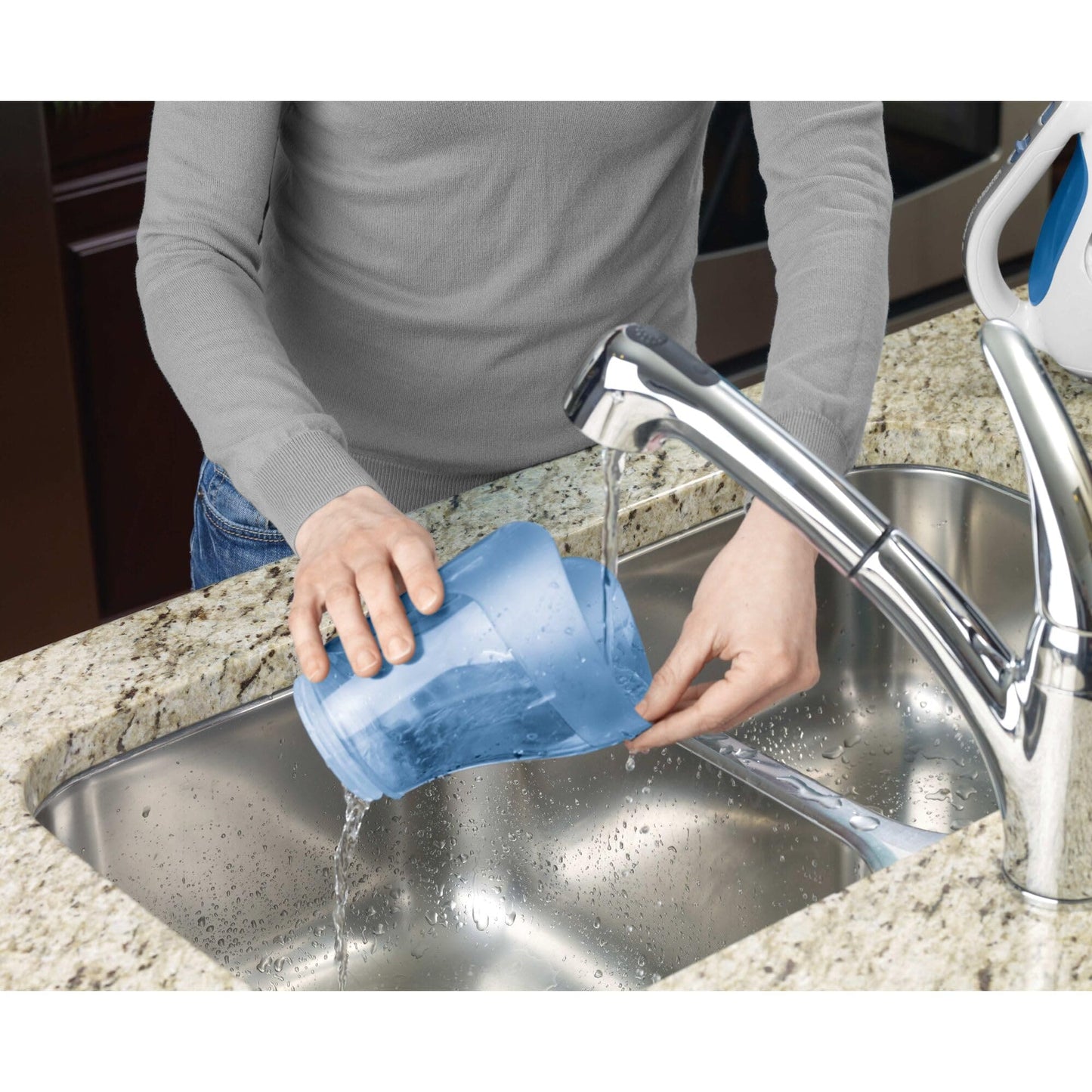 BLACK+DECKER dustbuster Handheld Vacuum, Cordless 10.8V, with Rotating and Extendable Nozzle (HHVI320JR02) BLACK+DECKER