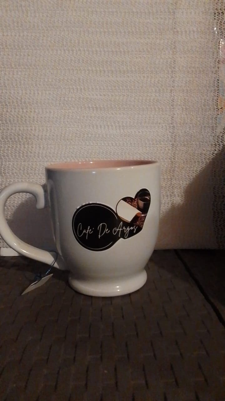Cafe De Argos Coffee Cup - Beautifully designed with an elegant and luxurious touch, making it a wonderful addition to your table and coffee bar. Enjoy your morning coffee or tea time with the pretty ceramic mug, to start a beautiful new day - ADCC001 Argos Distributors