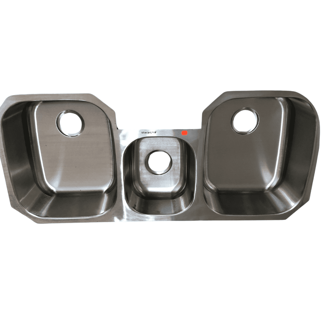 Traditional Triple Basin Sink 47" X 22" X 7" - AUGH021 MEGA
