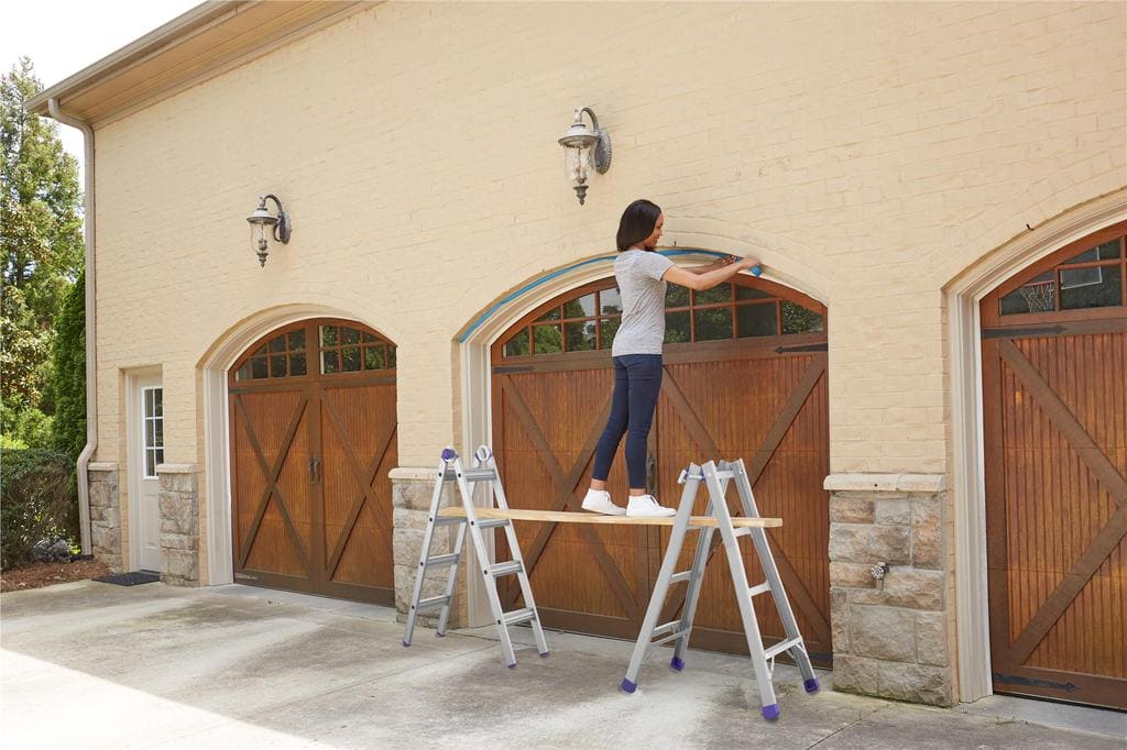 Cosco Articulating Multi Position Ladder 5.4 m / 18´. &nbsp;Ideal for your work inside and outside the home.-405139 EBUYSTT