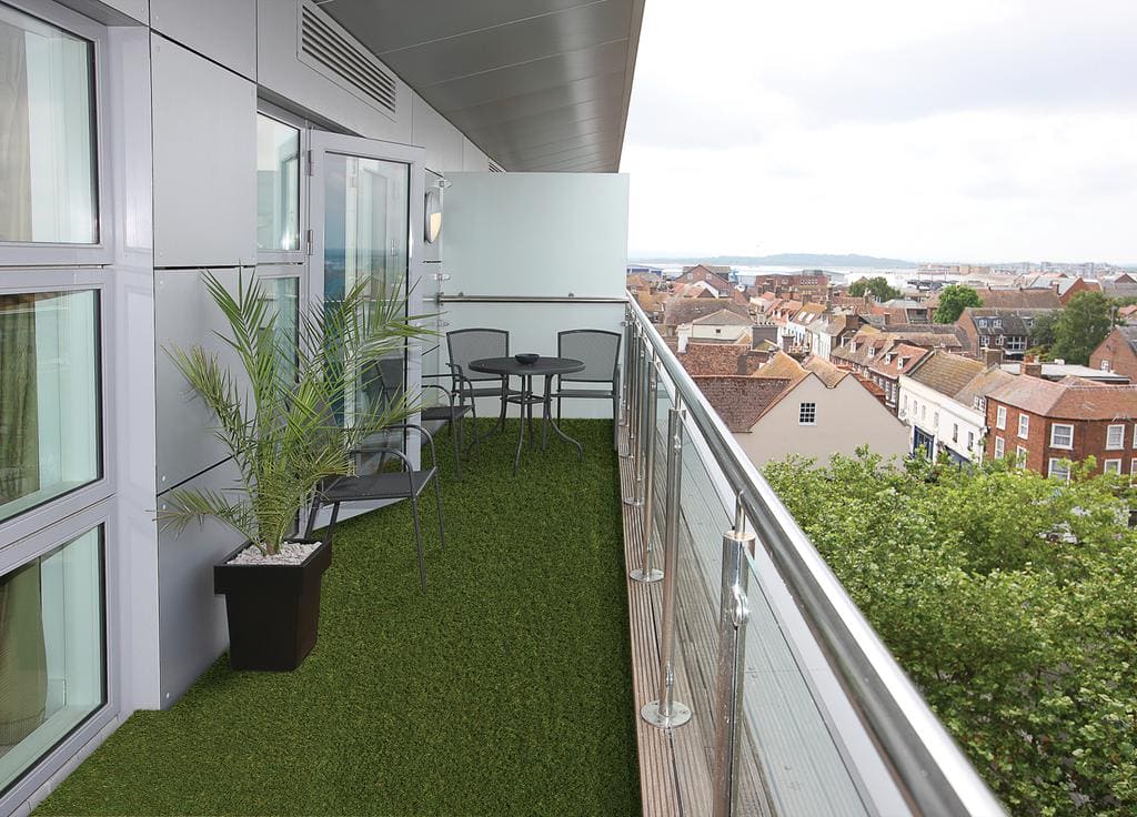 Creative Surfaces Artificial Grass Roll. Add a different touch to your yard or put some color where there isn't any with this artificial turf roll from Creative Surfaces with Tuscan green color. -397932 EBUYSTT