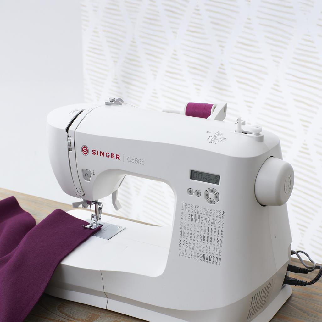 Singer Sewing Machine with LCD Screen-483138 ebuystt