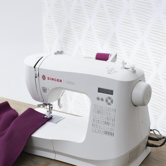 Singer Sewing Machine with LCD Screen-483138 ebuystt
