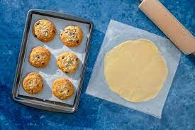 Diamond Cooking & Baking Paper 26.2ft - Bakers everywhere love cooking and baking paper because it delivers better baking results, with less clean up and easy transfer from pan to cooling rack - 01090074010 Pie's Variety Store