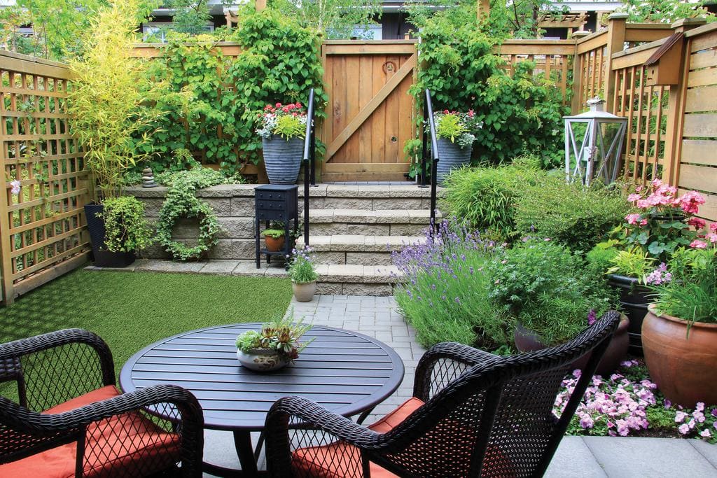 Creative Surfaces Artificial Grass Roll. Add a different touch to your yard or put some color where there isn't any with this artificial turf roll from Creative Surfaces with Tuscan green color. -397932 EBUYSTT
