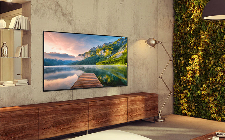 Samsung Smart 4K UHD TV 43 inch UN43AU8000FXZA  Dynamic Crystal Color injects each scene with millions of vibrant shades of color, while Crystal Processor 4K with UHD Upscaling elevates all your favorite movies, games and shows to gorgeous 4K-419380