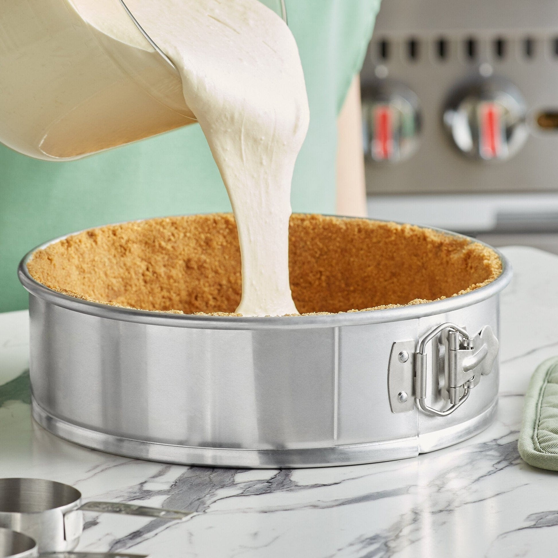 Royal Industries 10 inch x 3 inch Natural Finish Aluminum Springform Cake Pan Try this  10 inch x 3 inch aluminum springform pan for cheesecakes, battercakes, and other specialty items  -ROYSFP1003 Hannah's Variety Store