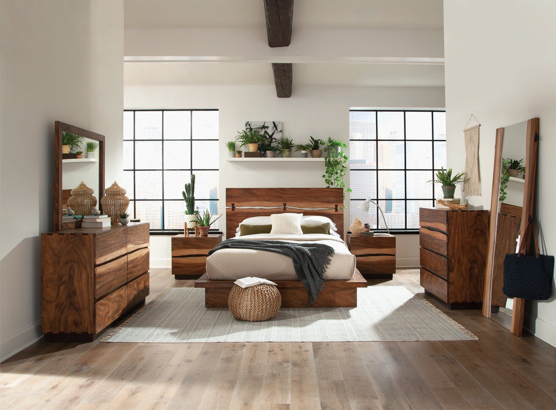 Winslow Queen Bed Smokey Walnut And Coffee Bean Collection: Winslow SKU: 223250Q coastmega