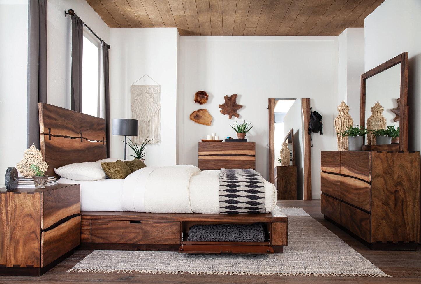 Winslow Storage Queen Bed Smokey Walnut And Coffee Bean Collection: Winslow SKU: 223250SQ coastmega