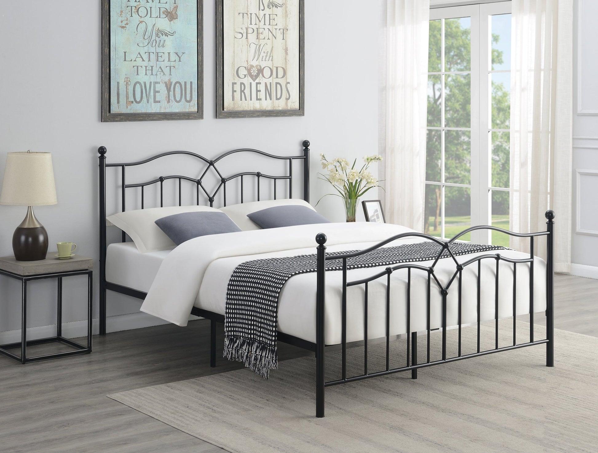 Klossen Metal Queen Bed Black - 422763Q A-Z Store Nadia