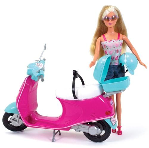 Steffi Love Car and Scooter Set Have fun with this complete set of Steffi activities, it has a motorcycle, a car and a surfboard, to enjoy all means of transport-415385