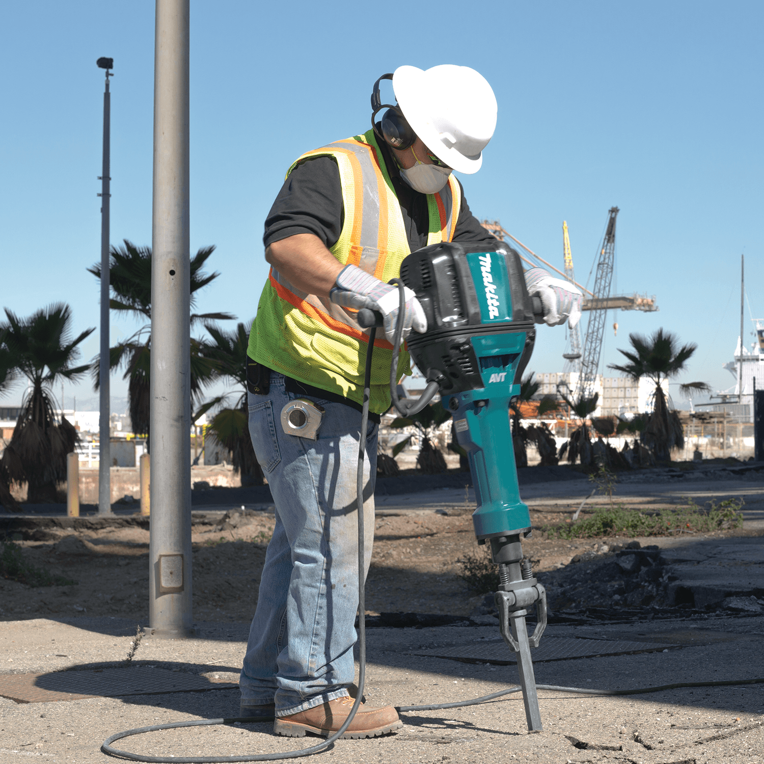 Makita 70 lb Breaker Demolition Hammer accepts 1‑1/8" Hex bits - HM1812 SSLMEGA