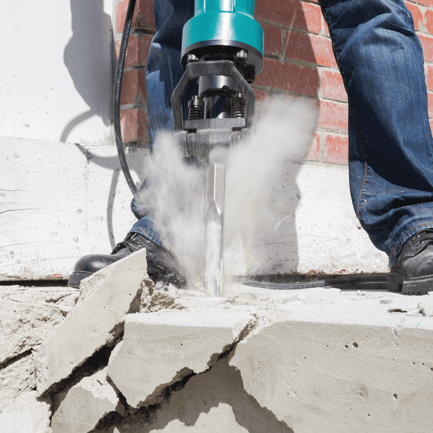 Makita 70 lb Breaker Demolition Hammer accepts 1‑1/8" Hex bits - HM1812 SSLMEGA