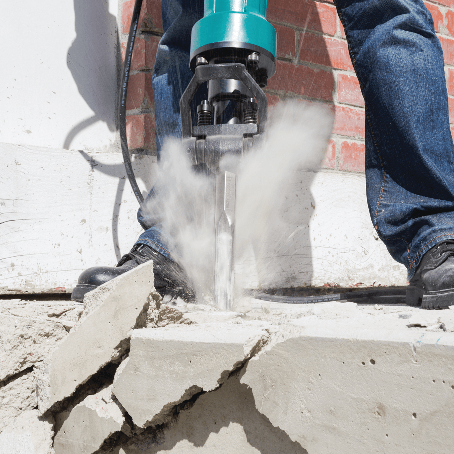 Makita 70 lb Breaker Demolition Hammer accepts 1‑1/8" Hex bits - HM1812 SSLMEGA
