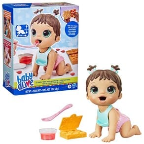 HASBRO Baby Alive Lil Snacks Assorted: Baby is all ready for pretend snack time! With the included solid reusable doll food and snack box mold - F2618