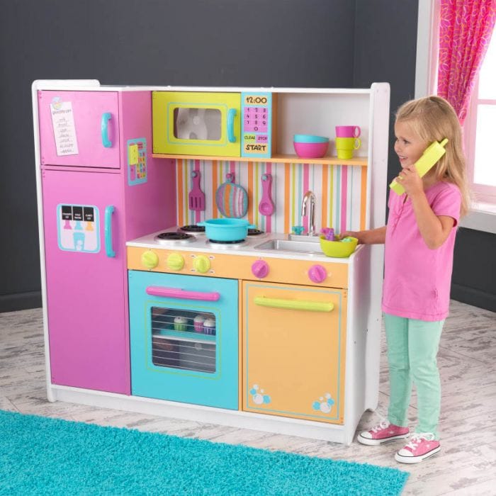 Kid Kraft Deluxe Big And Bright Play Kitchen: Bright Play Kitchen. Interactive features - like turning oven knobs and appliance doors that really open - keep kids exploring and engaged - 53100 ebuystt