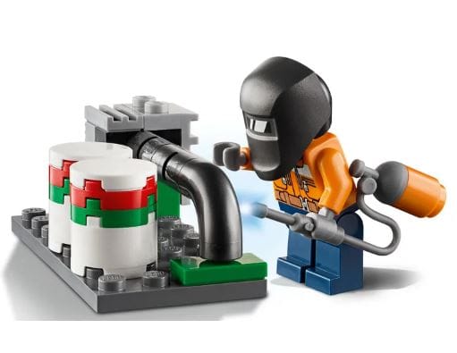 GTBW  Lego City Fire Helicopter Response 93pcs: Kids can enjoy role-play fun with 3 minifigures, including a worker with a cool welding mask, a firefighter helicopter pilot and LEGO City TV hero fire chief Freya McCloud -  60248 ebuystt