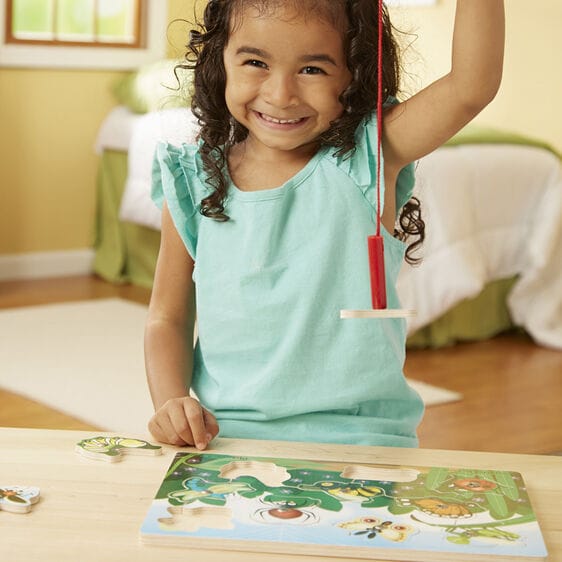 MELISSA & DOUG Bug Catching Magnetic Puzzle Game: Use the magnetic butterfly net to "capture" the 10 bug buddies from the game board - M&D-3779 ebuystt