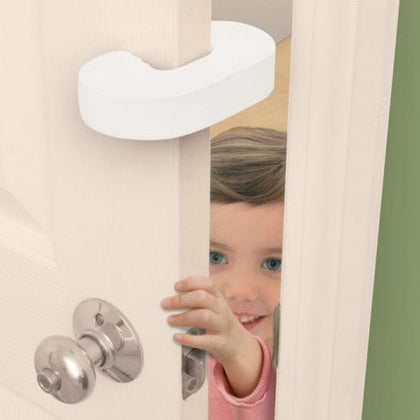 Safety 1st. Finger Pinch Guard protects fingers, both young and old, from accidentally getting pinched by a closing door - SAFETY 1ST-104