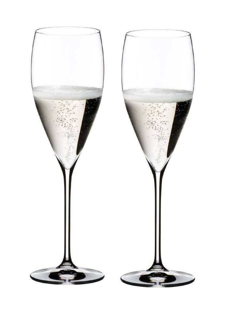Riedel Vinum Vintage Champagne Glass (Set of 2) are perfect for enjoying Champagne, Sparkling Wine and Prosecco. The shape of the flute fully captures the aroma for a full body flavour and bubbles. Ideal for dinner with friends and family - 6416/28