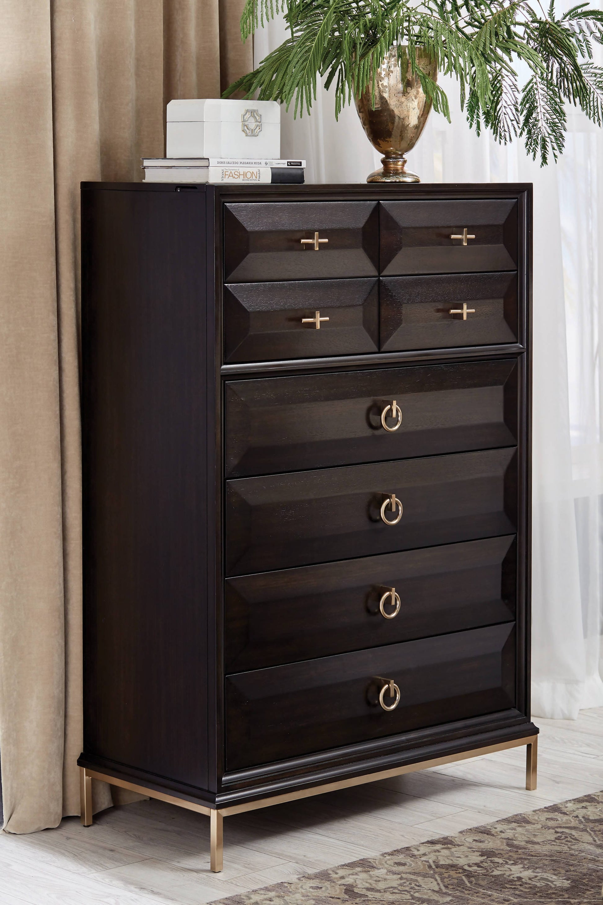 Formosa 8-Drawer Chest Americano And Rose Brass Collection: Formosa SKU: 222825 coastmega