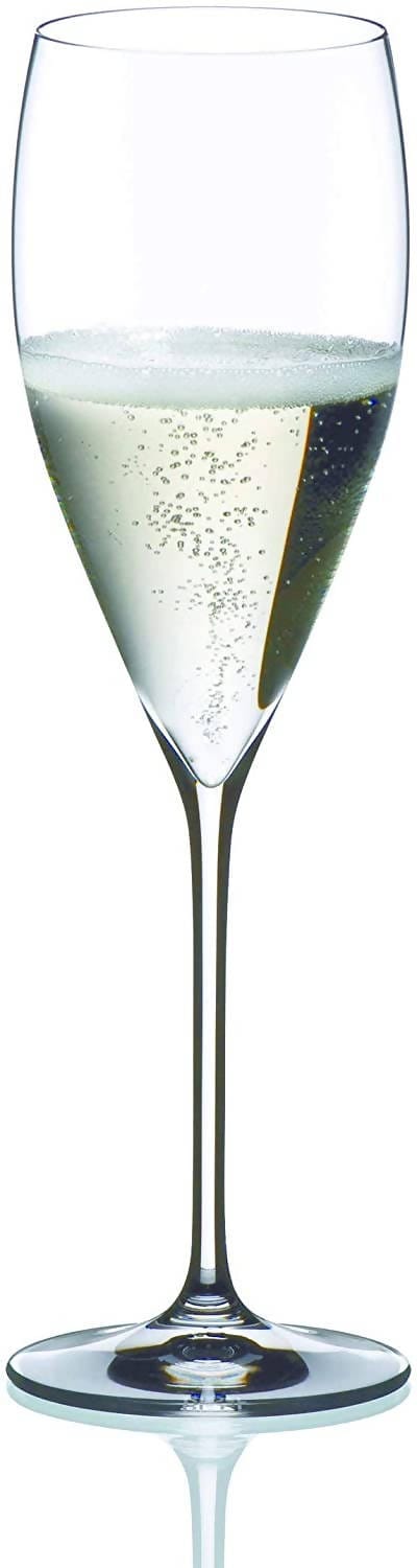 Riedel Vinum Vintage Champagne Glass (Set of 2) are perfect for enjoying Champagne, Sparkling Wine and Prosecco. The shape of the flute fully captures the aroma for a full body flavour and bubbles. Ideal for dinner with friends and family - 6416/28